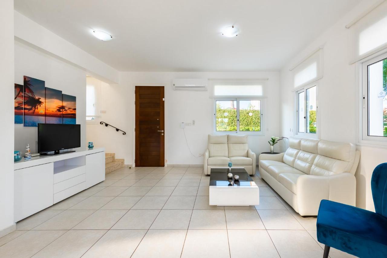 Villa Palm Breeze By Ezoria Villas Protaras Exterior foto