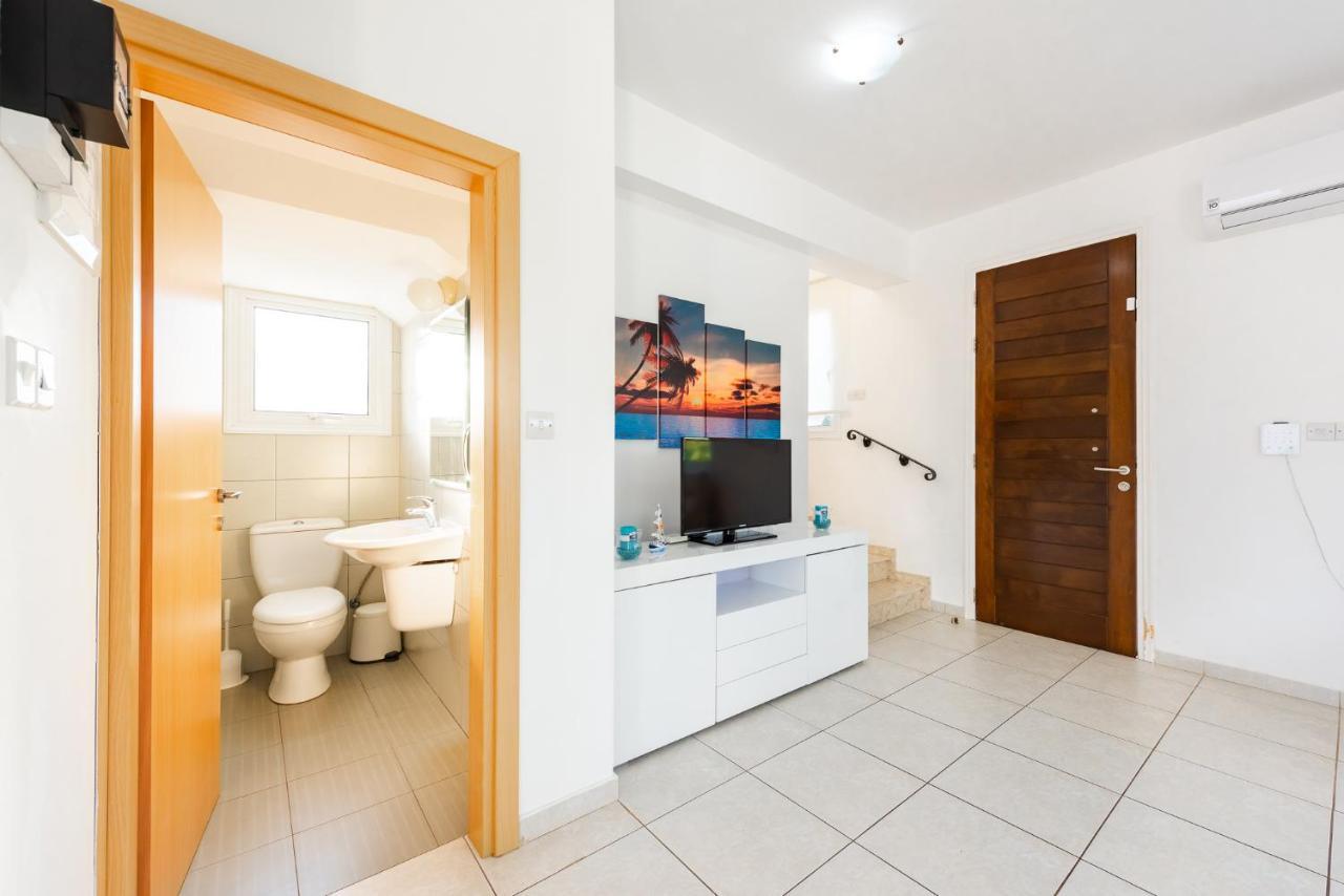 Villa Palm Breeze By Ezoria Villas Protaras Exterior foto