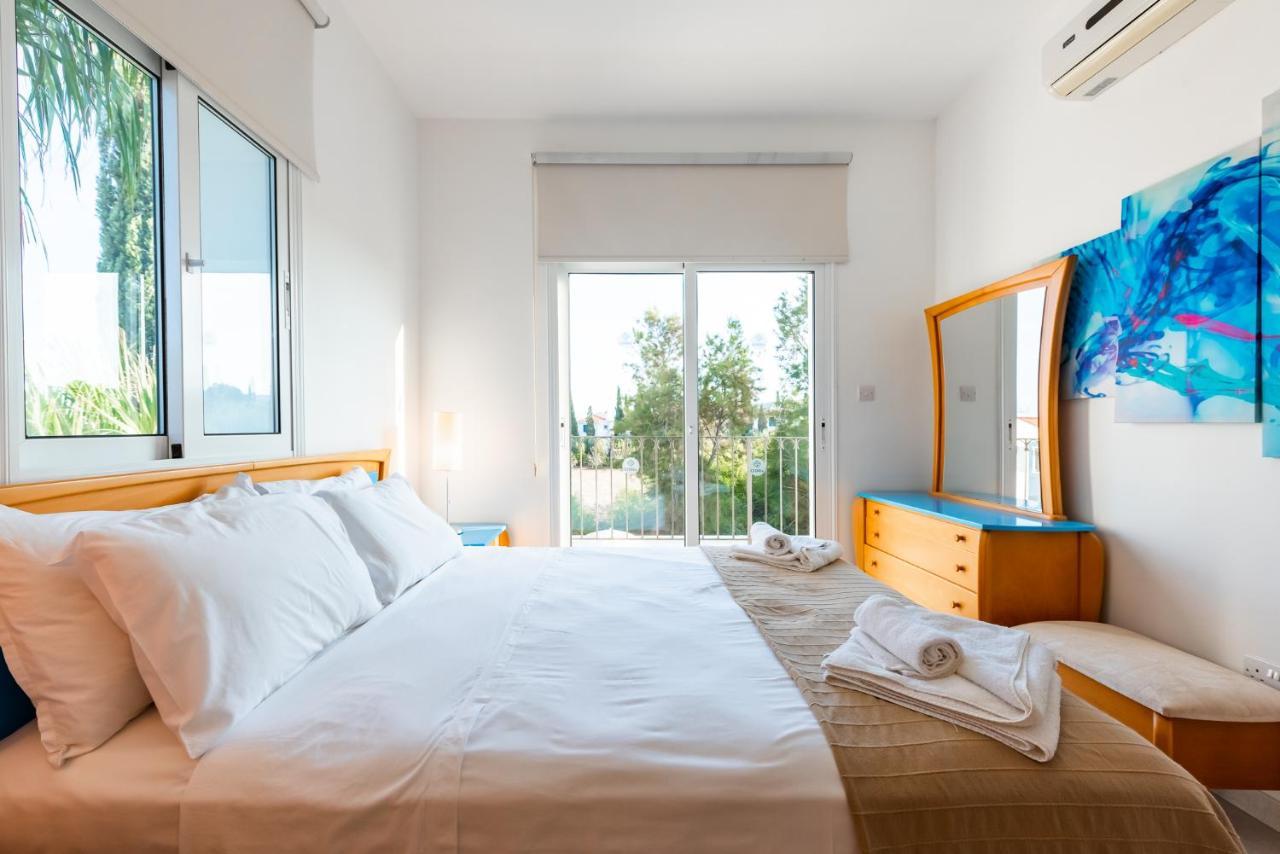 Villa Palm Breeze By Ezoria Villas Protaras Exterior foto