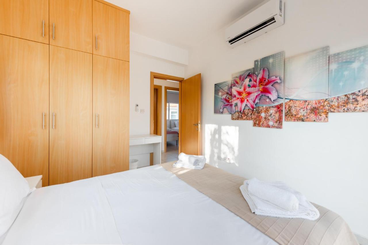 Villa Palm Breeze By Ezoria Villas Protaras Exterior foto